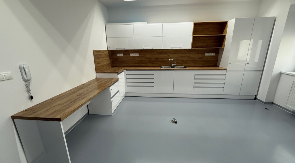 Moderná ordinácia v centre mesta – ideálna pre zubára/dentálnu hygienu