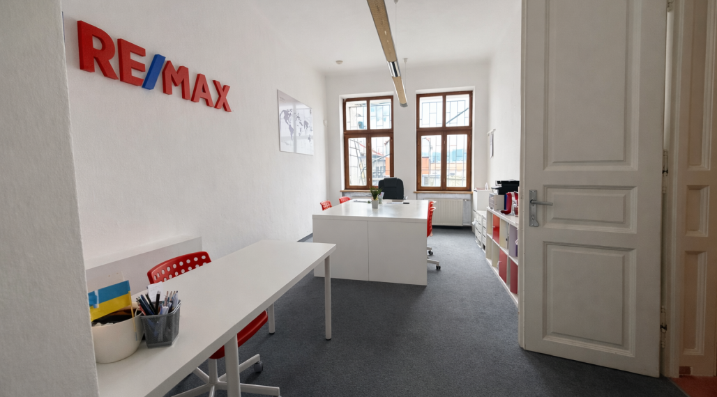 Na prenájom dvojkancelária v centre mesta