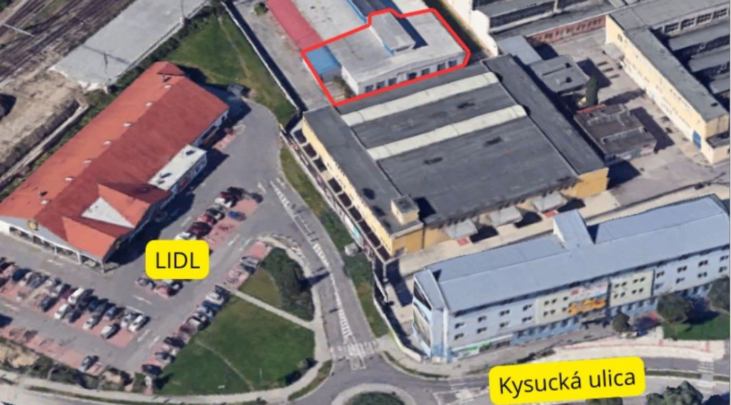 Skladovo-kancelársky objekt s rozlohou 606 m² v areáli Slovena