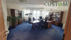 administratívna budova Žilina, dostatok parkovacích miest