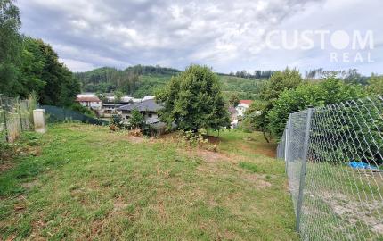 Predáme stavebný pozemok o výmere 668 m2 v Stráňavách.
