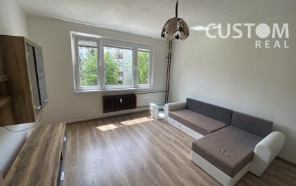 Svetlý 2 izbový byt s pekným výhľadom - Hájik