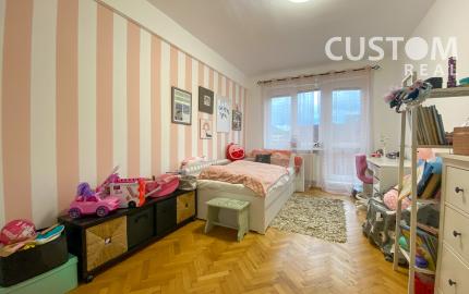 Veľký 2 izbový zrekonštruovaný byt s balkónom v centre