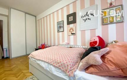 Veľký 2 izbový zrekonštruovaný byt s balkónom v centre
