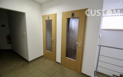 Administratívna budova s parkovaním priemyselná zóna