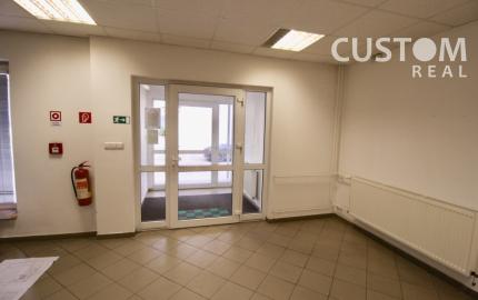 Administratívna budova s parkovaním priemyselná zóna
