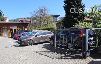 Kancelárske priestory s vlastným parkoviskom širšie centrum