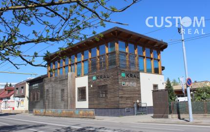Kancelárske priestory s vlastným parkoviskom širšie centrum