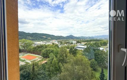 3 izbový byt s veľkorysou výmerou 82 m² a dvomi lodžiami
