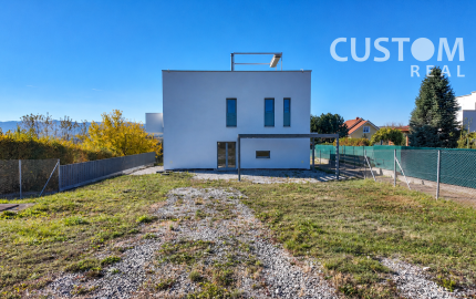 🌿 Vila Hôrky – moderná novostavba s 60 m² strešnou terasou