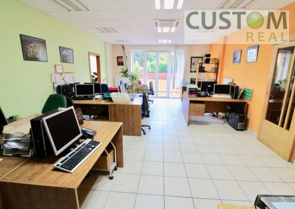 Svetlé administratívne a prevádzkové priestory - možnosť úpravy podľa požiadavky klienta.