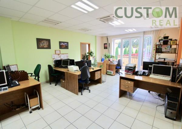 Svetlé administratívne a prevádzkové priestory - možnosť úpravy podľa požiadavky klienta.