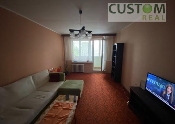 Veľký 2 izbový byt o výmere 67 m2 s lodžiou - širšie centrum.