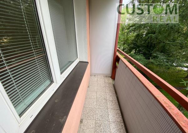 VEĽKÝ 2 IZBOVÝ BYT S 2 BALKÓNMI, HLINY 6 - IBA U NÁS