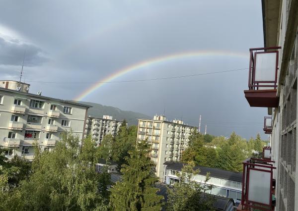 VEĽKÝ 3 IZBOVÝ BYT s balkónom a lodžiou, Hliny 3
