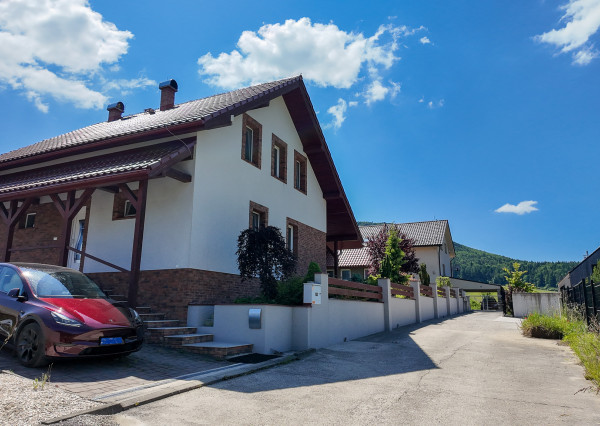 Pekný rodinný dom v obci Lietavská Svinná