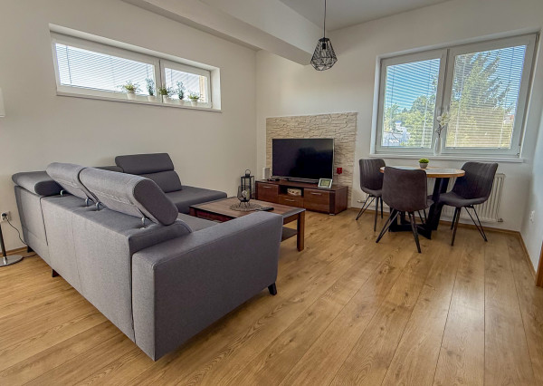 Veľkometrážny tehlový 2i byt v centre mesta