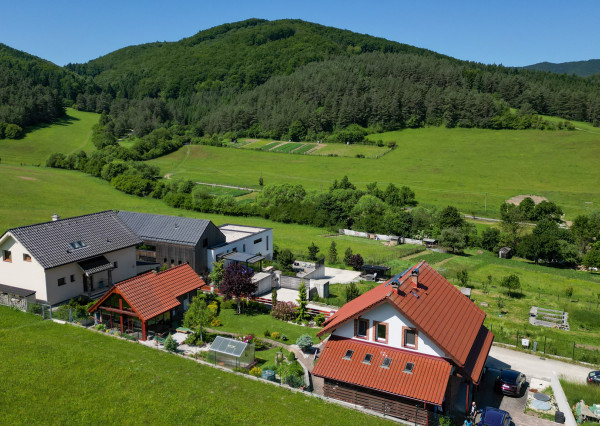 Pekný rodinný dom v obci Lietavská Svinná