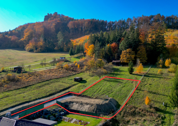 Stavebný pozemok Lietava priamo pod Hradom