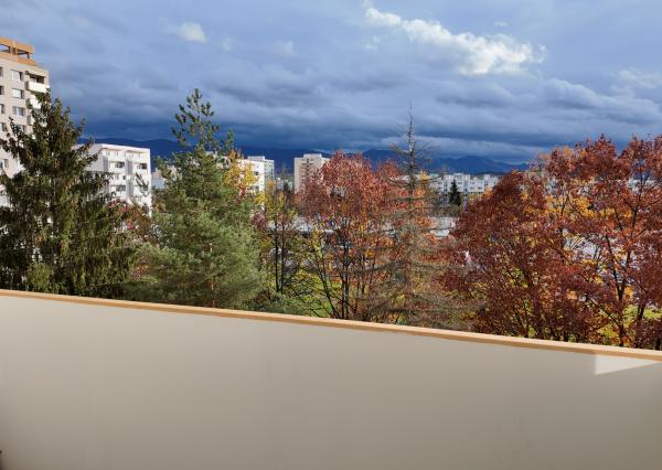 Priestranný 2-izbový byt s lodžiou a balkónom Hliny VI REZERVOVANÉ!