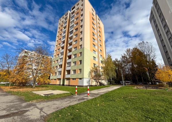 REZERVOVANÉ 3-izbový byt s loggiou Solinky