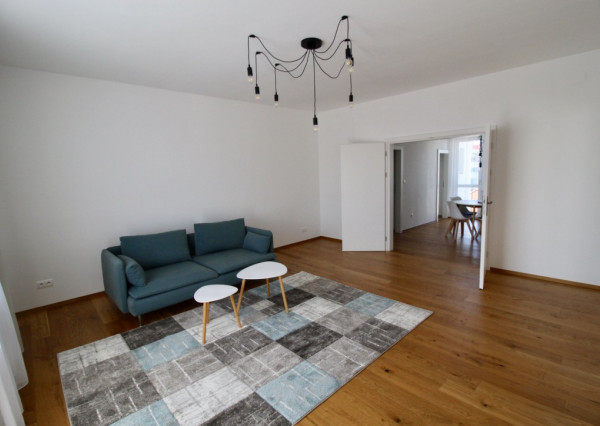 Štýlový veľký 3 - izbový byt po kompletnej rekonštrukcii v centre mesta