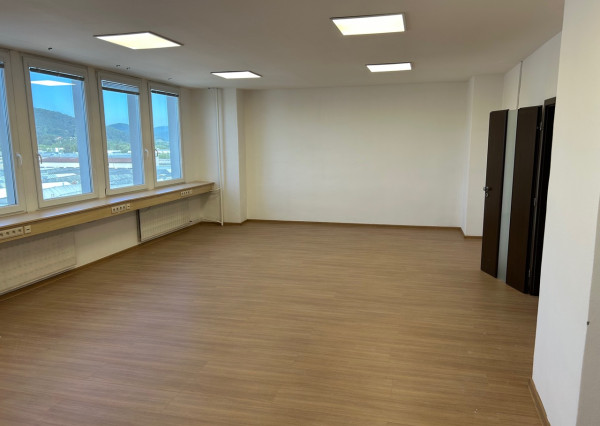 Kancelárske priestory širšie centrum s parkovaním