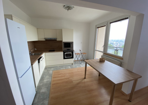 NA PRENÁJOM pekný 2 izbový byt s 2 balkónmi - Hájik