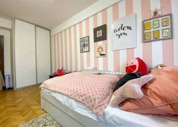Veľký 2 izbový zrekonštruovaný byt s balkónom v centre