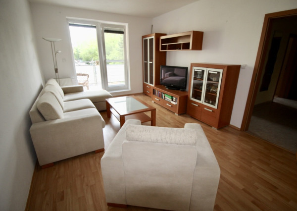 2 - izbový byt s terasou a garážovým  státím Vlčince II