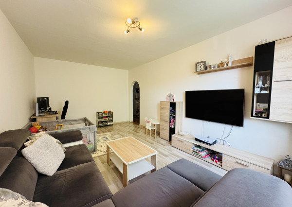 Na prenájom 2 izbový byt s balkónom, Hliny 7