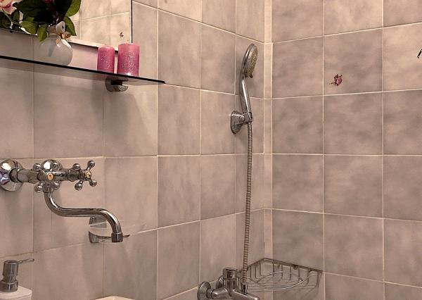 Slnečný 2 izbový zrekonštruovaný byt s balkónom, Hliny 7