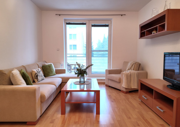 2 - izbový byt s terasou a garážovým  státím Vlčince II