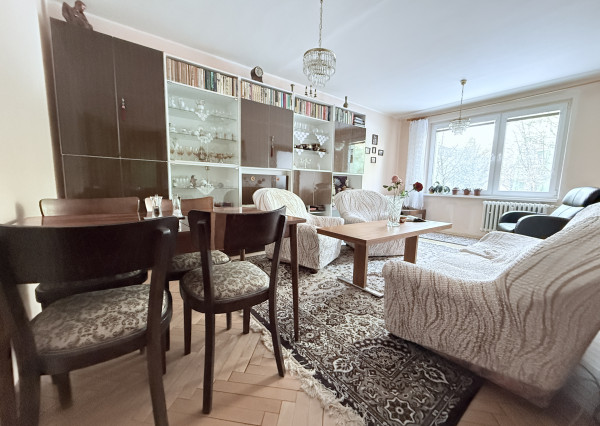 PREDANÉ 🌿 2-izbový byt v obľúbenej lokalite Vlčince II 🏙️