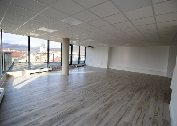 Luxusný kancelársky priestor s terasou v historickom centre