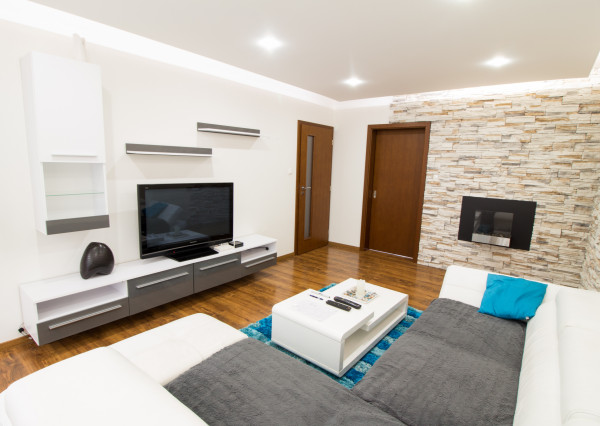 Veľký zrekonštruovaný 4 izbový byt Vlčince na prenájom