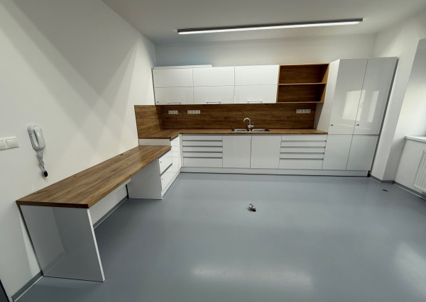 Moderná ordinácia v centre mesta – ideálna pre zubára/dentálnu hygienu