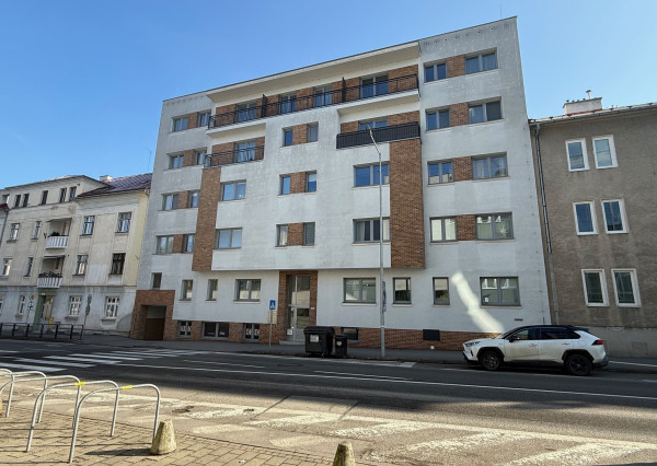 Moderná ordinácia v centre mesta – ideálna pre zubára/dentálnu hygienu
