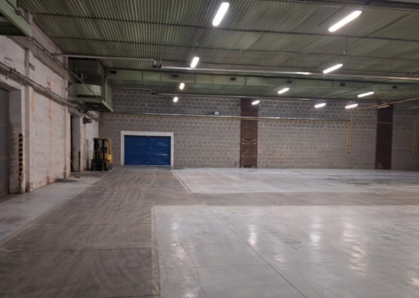 Prenajmeme skladovú halu o výmere 2008 m2 v obci Oščadnica.