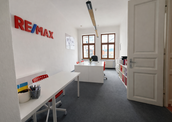 Na prenájom dvojkancelária v centre mesta