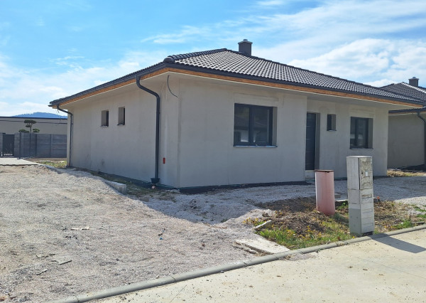 Predáme nízkoenergetický bungalov v Svederníku