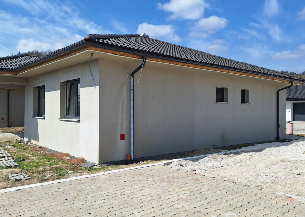 Predáme nízkoenergetický bungalov v Svederníku