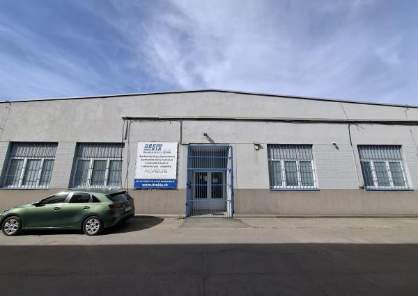 Skladovo-kancelársky objekt s rozlohou 606 m² v areáli Slovena
