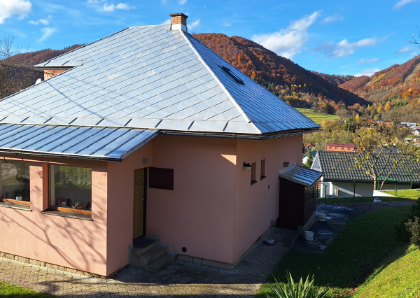Predáme rodinný dom s pozemkom o výmere 2398m² v Terchovej