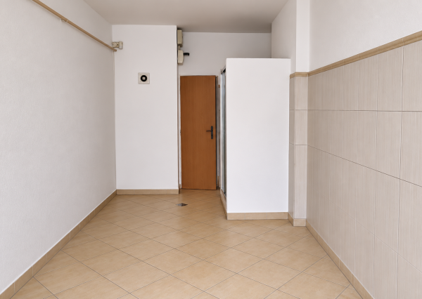 Na predaj priestor v centre mesta – vstup z ulice