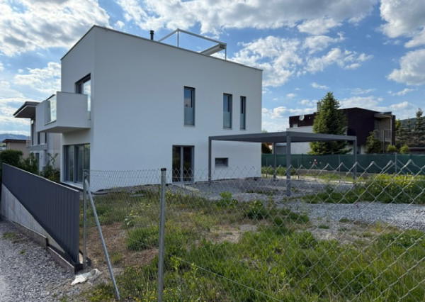 🌿 Vila Hôrky – moderná novostavba s 60 m² strešnou terasou DOHODA MOŽNÁ