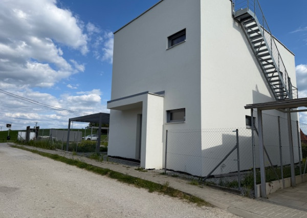 🌿 Vila Hôrky – moderná novostavba s 60 m² strešnou terasou DOHODA MOŽNÁ
