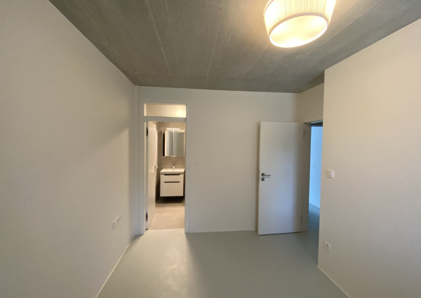 Moderný 2 izbový byt s parkovacím miestom na prenájom
