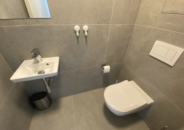 Moderný 2 izbový byt s parkovacím miestom na prenájom