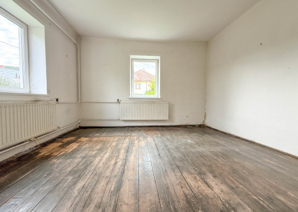 Rodinný dom 🏡 s výhľadom na Lietavský hrad – tehlový dom len 12 minút od Žiliny!